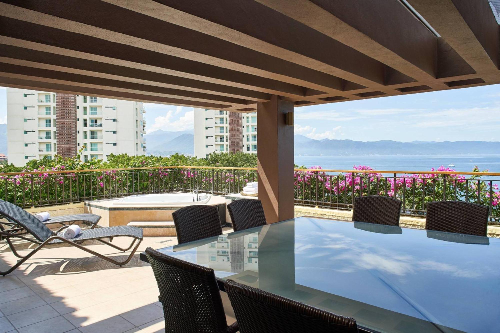 Marriott Puerto Vallarta Resort & Spa Экстерьер фото