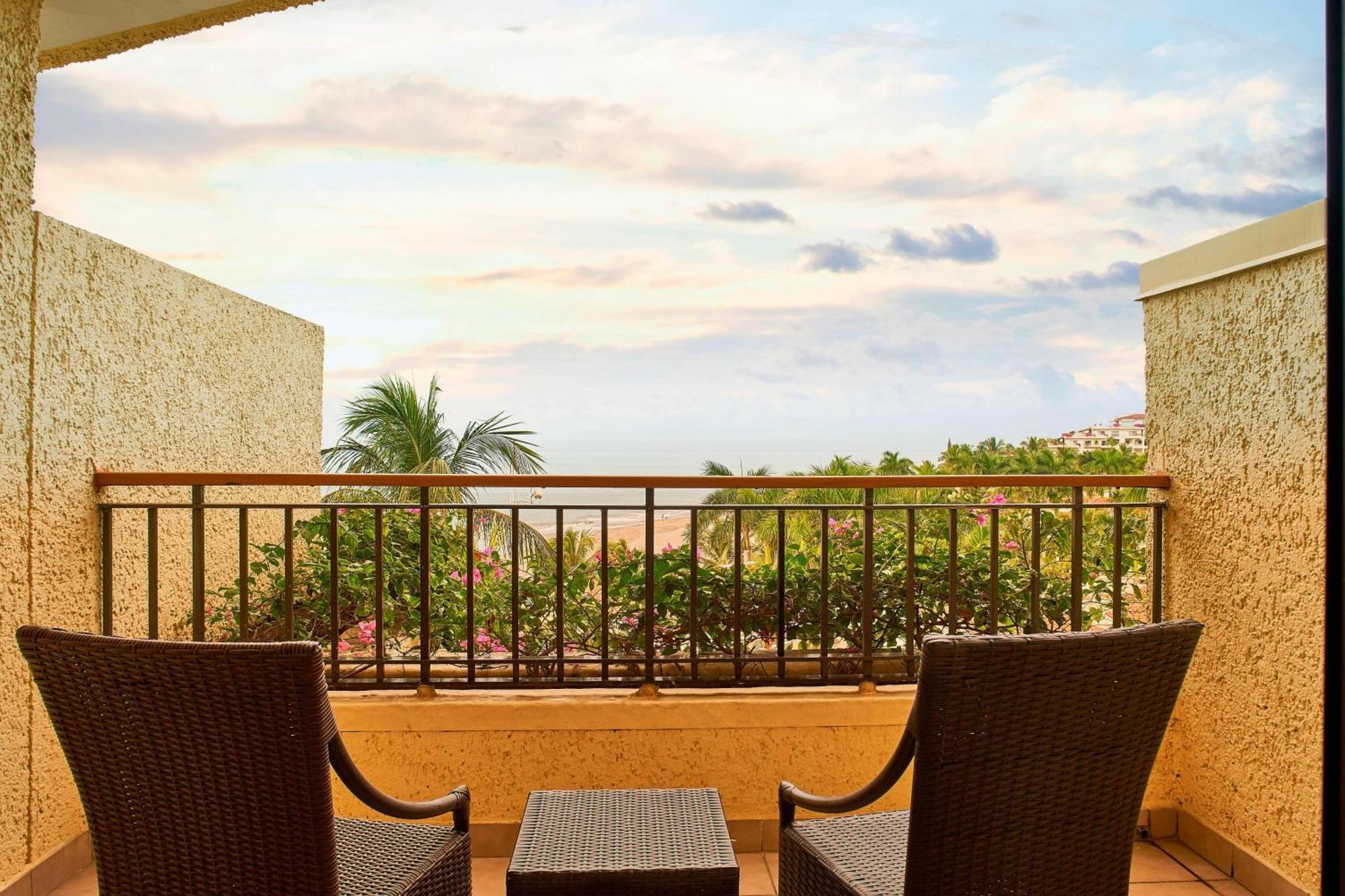 Marriott Puerto Vallarta Resort & Spa Экстерьер фото